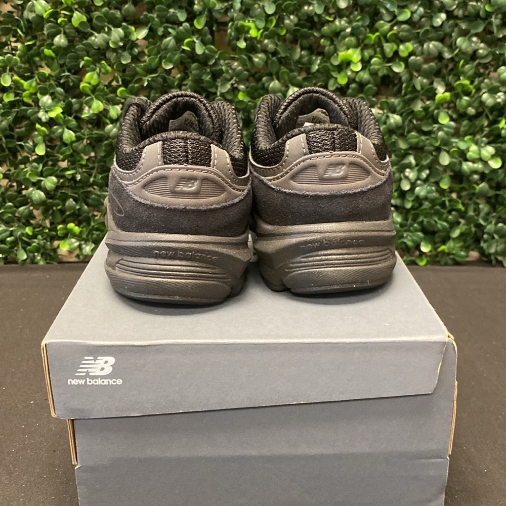 New Balance 990v6 - T9.5 - Picture 5 of 10